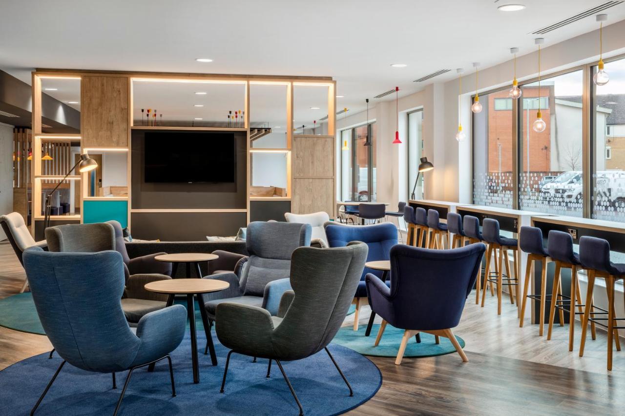 Holiday Inn Express Cambridge West - Cambourne By Ihg Экстерьер фото