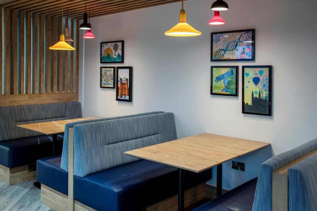 Holiday Inn Express Cambridge West - Cambourne By Ihg Экстерьер фото