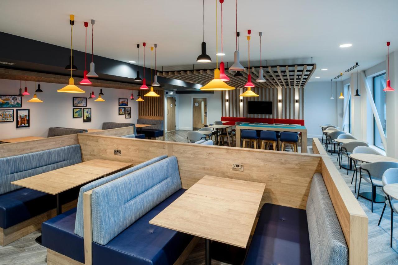 Holiday Inn Express Cambridge West - Cambourne By Ihg Экстерьер фото