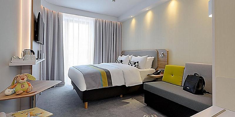 Holiday Inn Express Cambridge West - Cambourne By Ihg Экстерьер фото