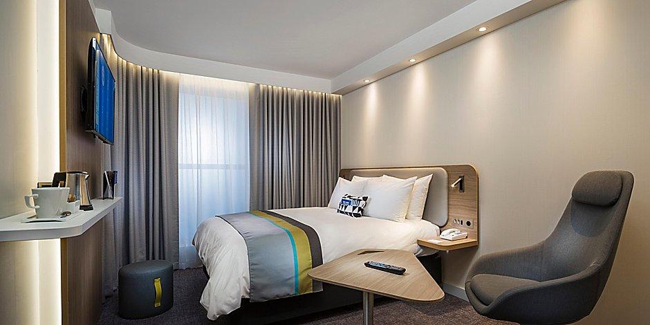 Holiday Inn Express Cambridge West - Cambourne By Ihg Экстерьер фото
