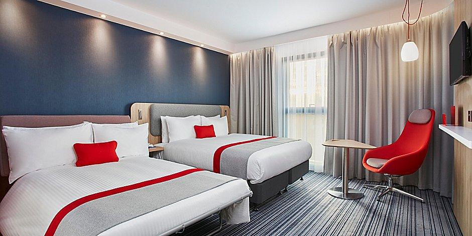 Holiday Inn Express Cambridge West - Cambourne By Ihg Экстерьер фото